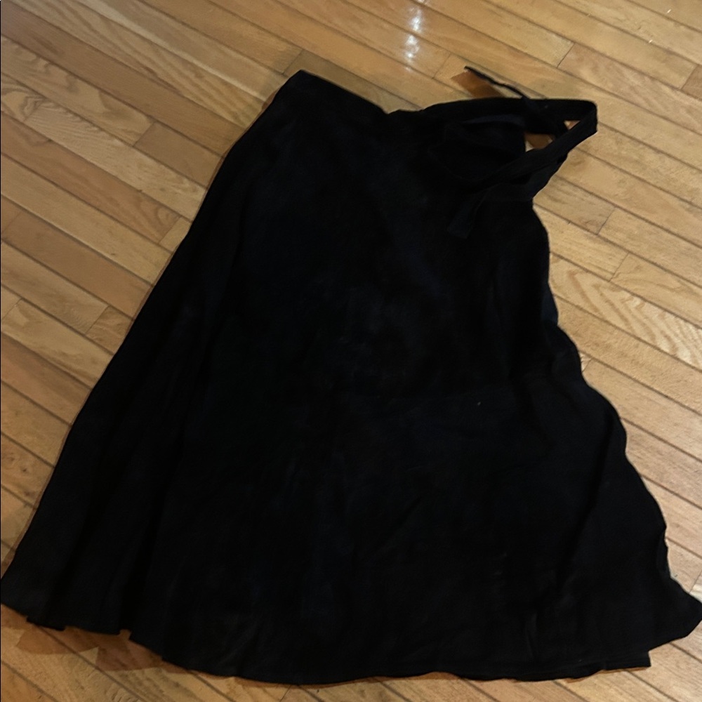 Elegant Black Genuine Suede Wrap Skirt - Picture 3 of 3
